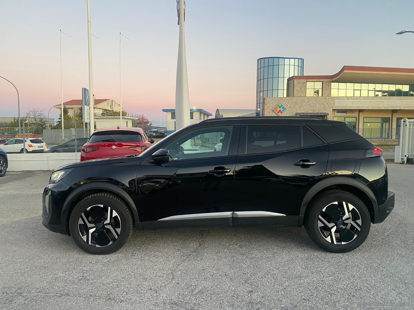 Peugeot 2008 PureTech 130 S&S EAT8 Allure - Immagine 8