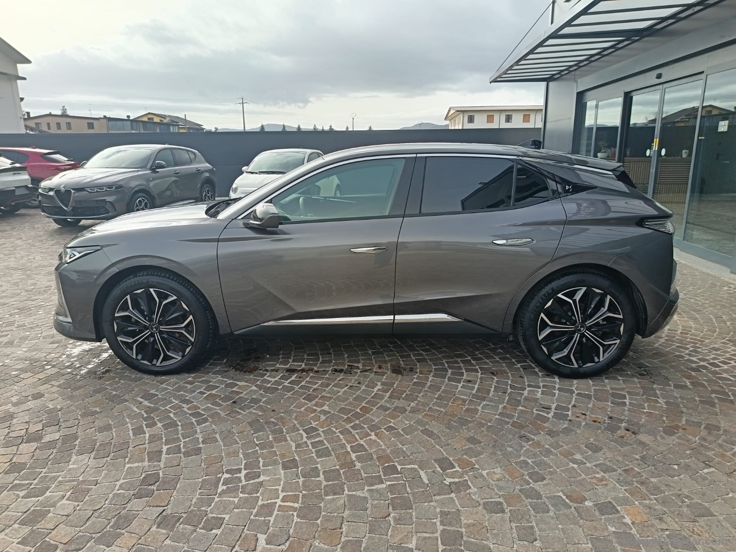 DS AUTOMOBILES DS4 4 PureTech 130 aut. Etoile Alcantara - Immagine 8