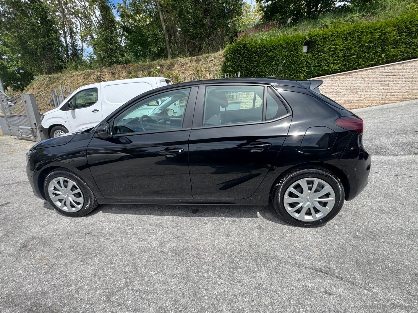 Opel Corsa 1.2 100 CV Edition - Immagine 8