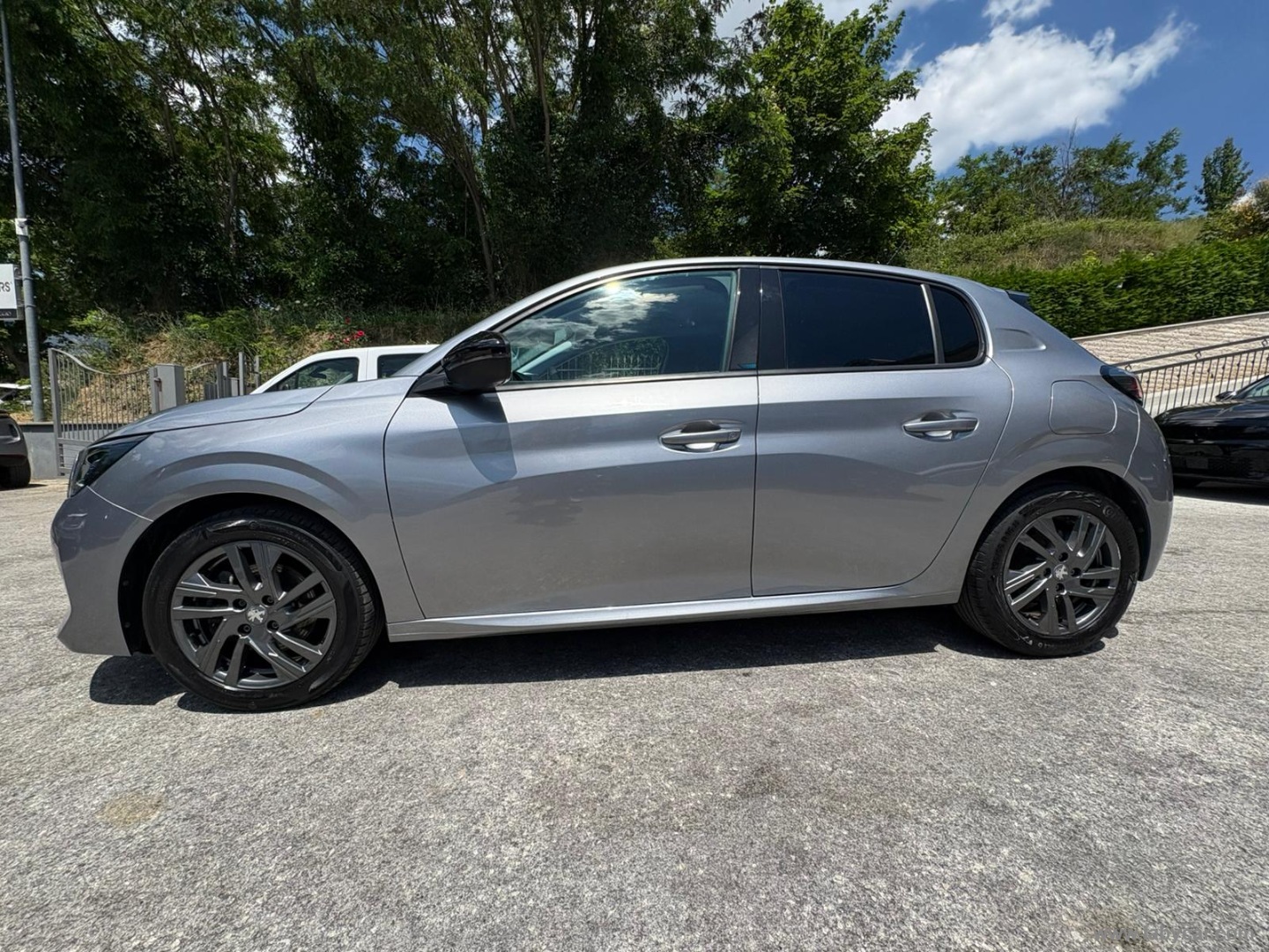Peugeot 208 BlueHDi 100 S&S 5p. STYLE - Immagine 8