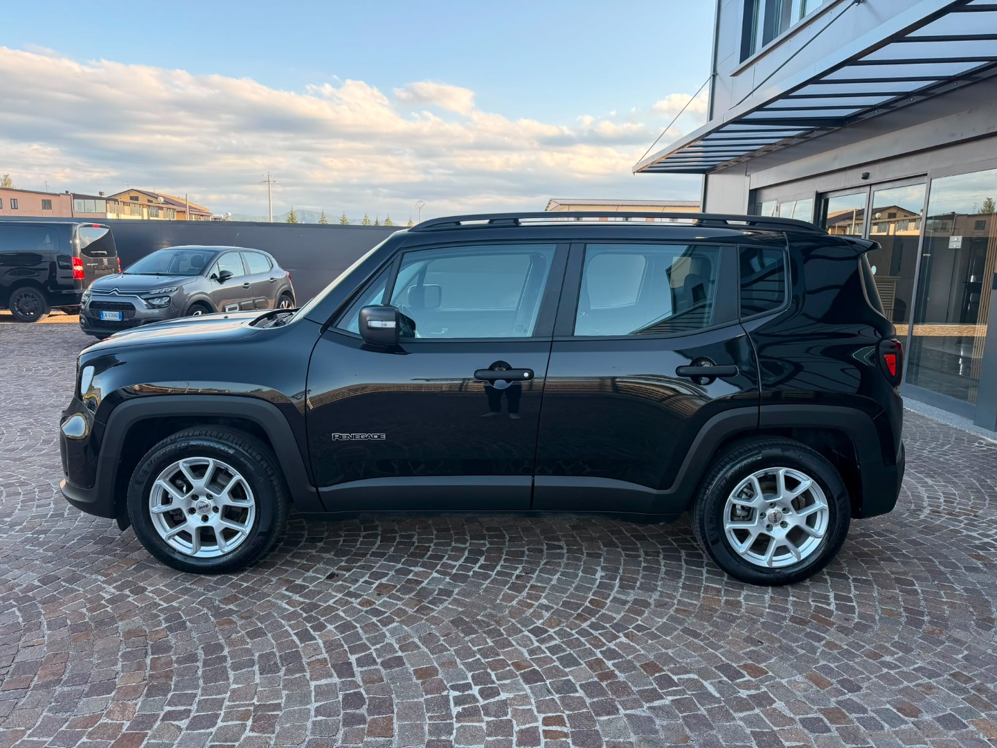 Jeep Renegade 1.5 T4 MHEV Altitude - Immagine 8