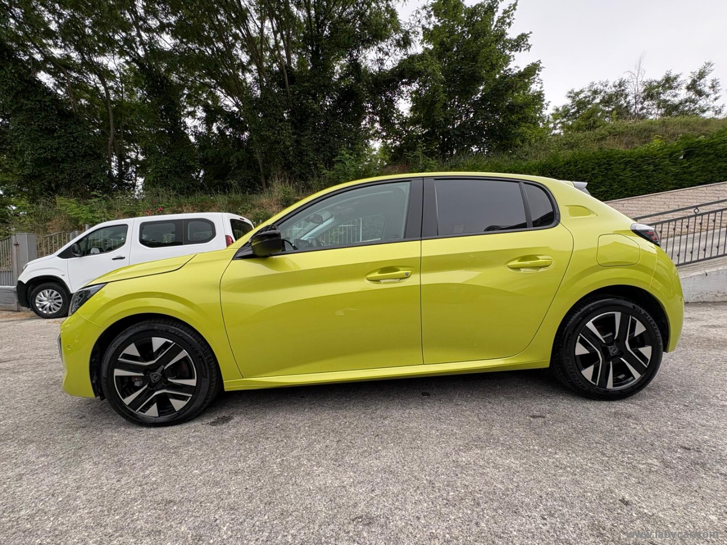 Peugeot 208 PureTech 100 S&S 5p. Allure - Immagine 8