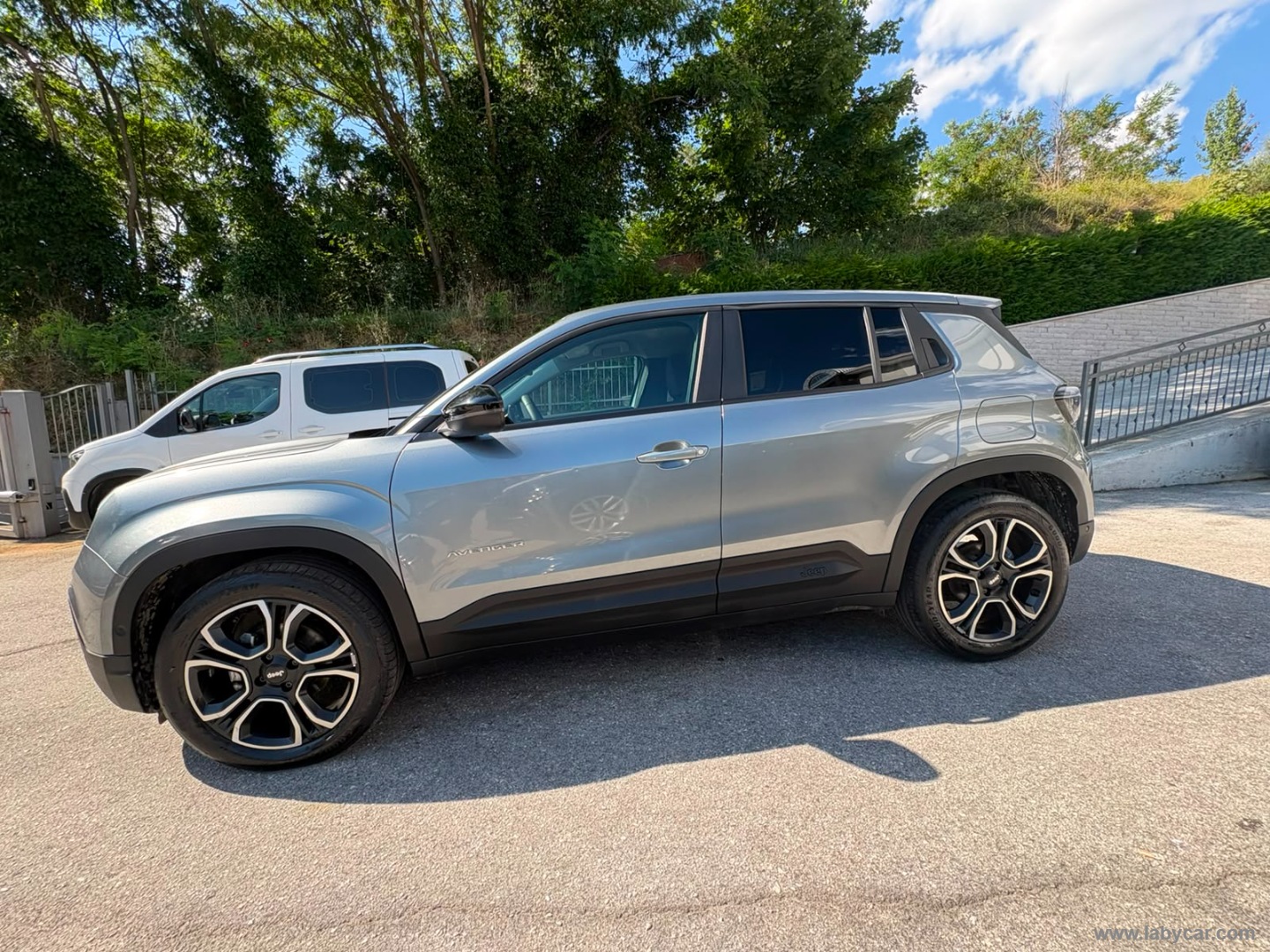 Jeep Avenger 1.2 Turbo Summit - Immagine 8