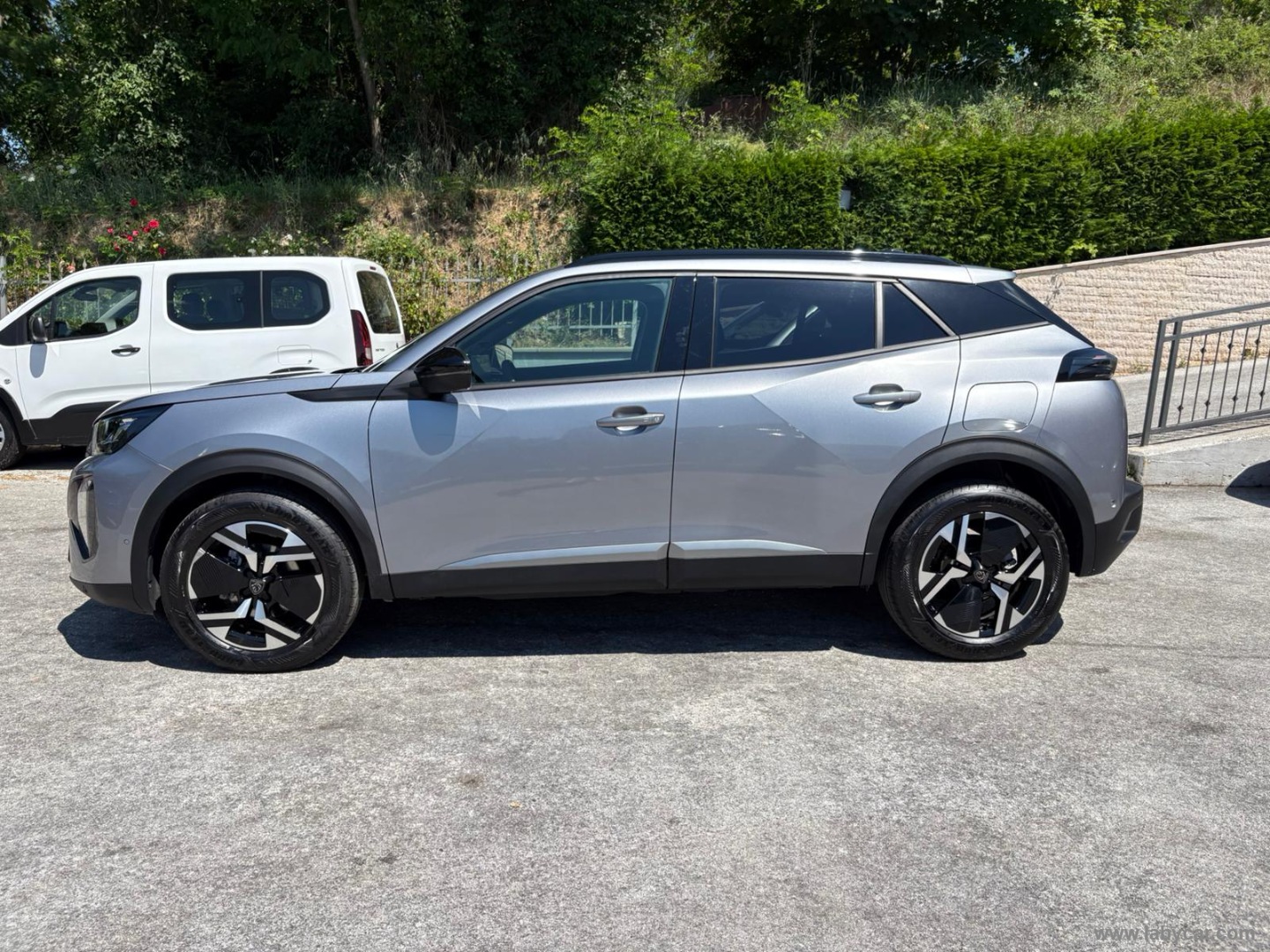 Peugeot 2008 PureTech 130 S&S EAT8 Allure - Immagine 8