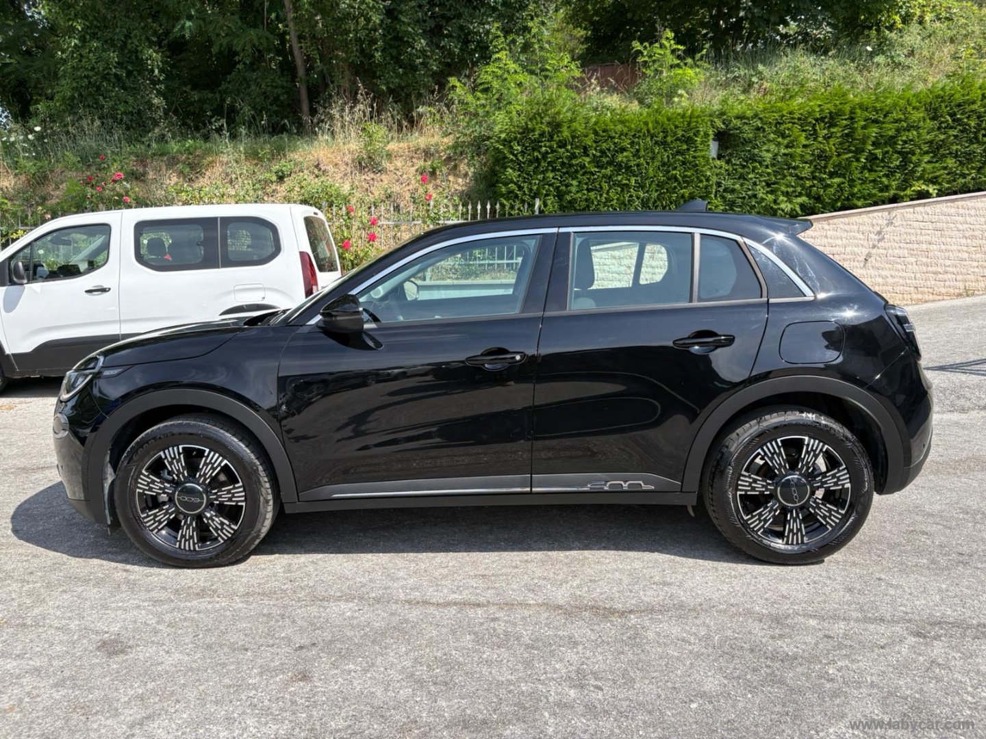 Fiat 600 Hybrid 145 CV DCT MHEV Icon - Immagine 8