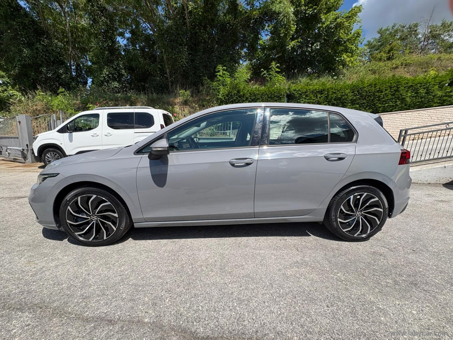 Volkswagen Golf 2.0 TDI 115 CV SCR Life - Immagine 8