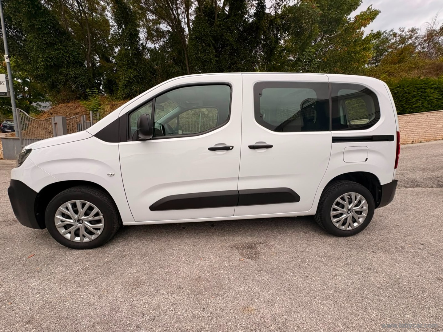 Citroën BERLINGO BlueHDi 100 S&S Combi Live - Immagine 8
