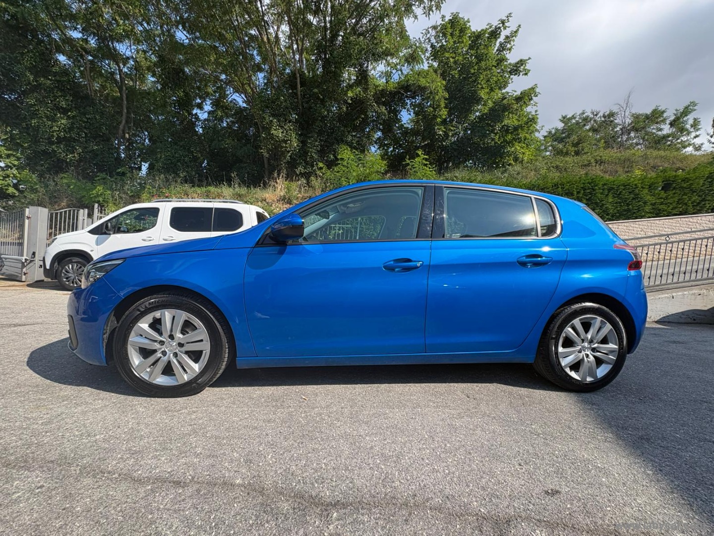 Peugeot 308 BlueHDi 100 S&S Active - Immagine 8