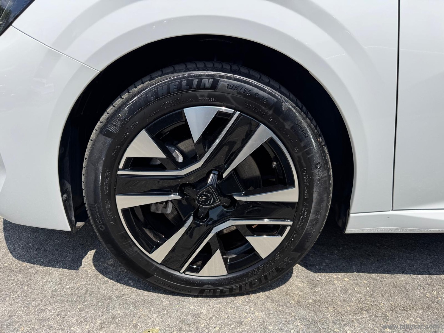 Peugeot 208 Hybrid 110 e-DCS6 Allure - Immagine 8
