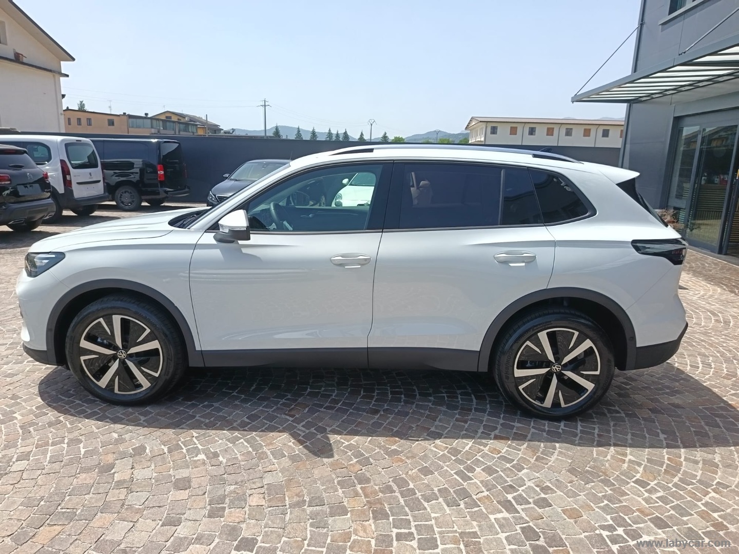 Volkswagen Tiguan 2.0 TDI 193 CV DSG 4M. Edit. Pl. - Immagine 8