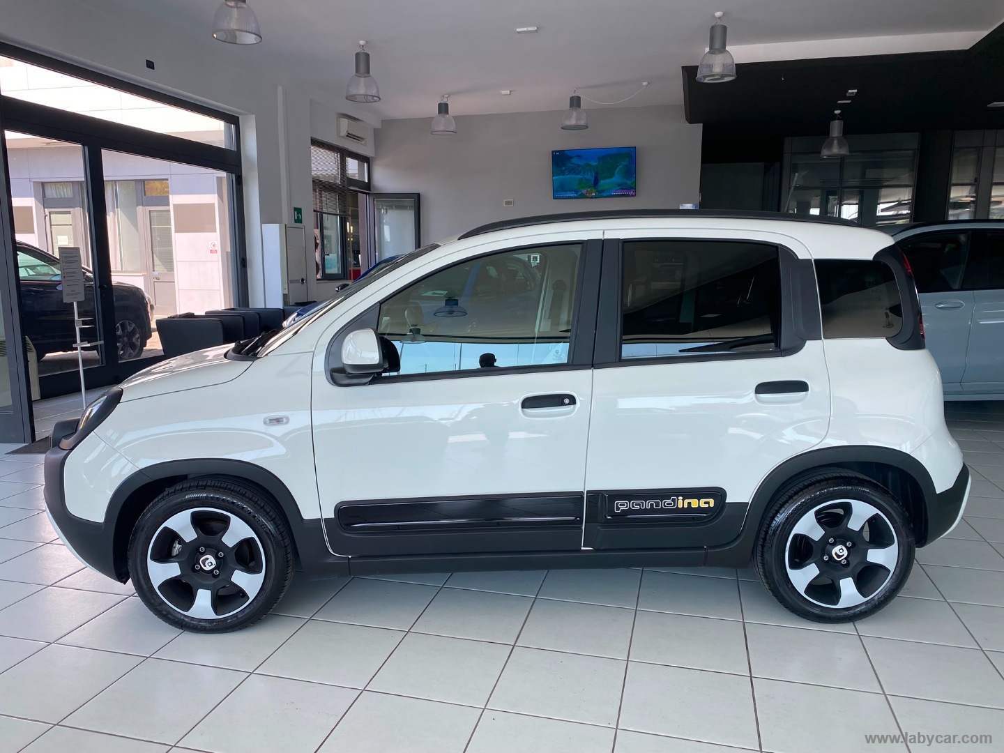 Fiat Panda 1.0 FireFly S&S Hybrid Pandina - Immagine 8