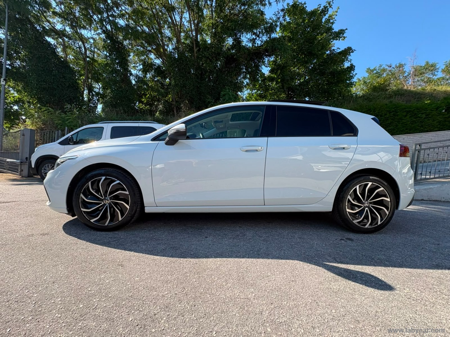 Volkswagen Golf 1.5 eTSI 130 CV EVO DSG Life - Immagine 8