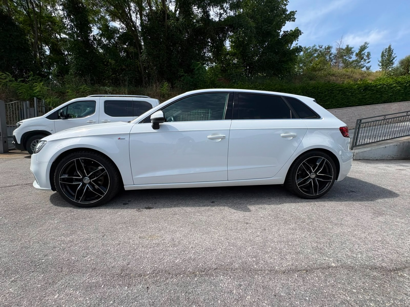 Audi A3 SPB 2.0 TDI Sport - Immagine 8