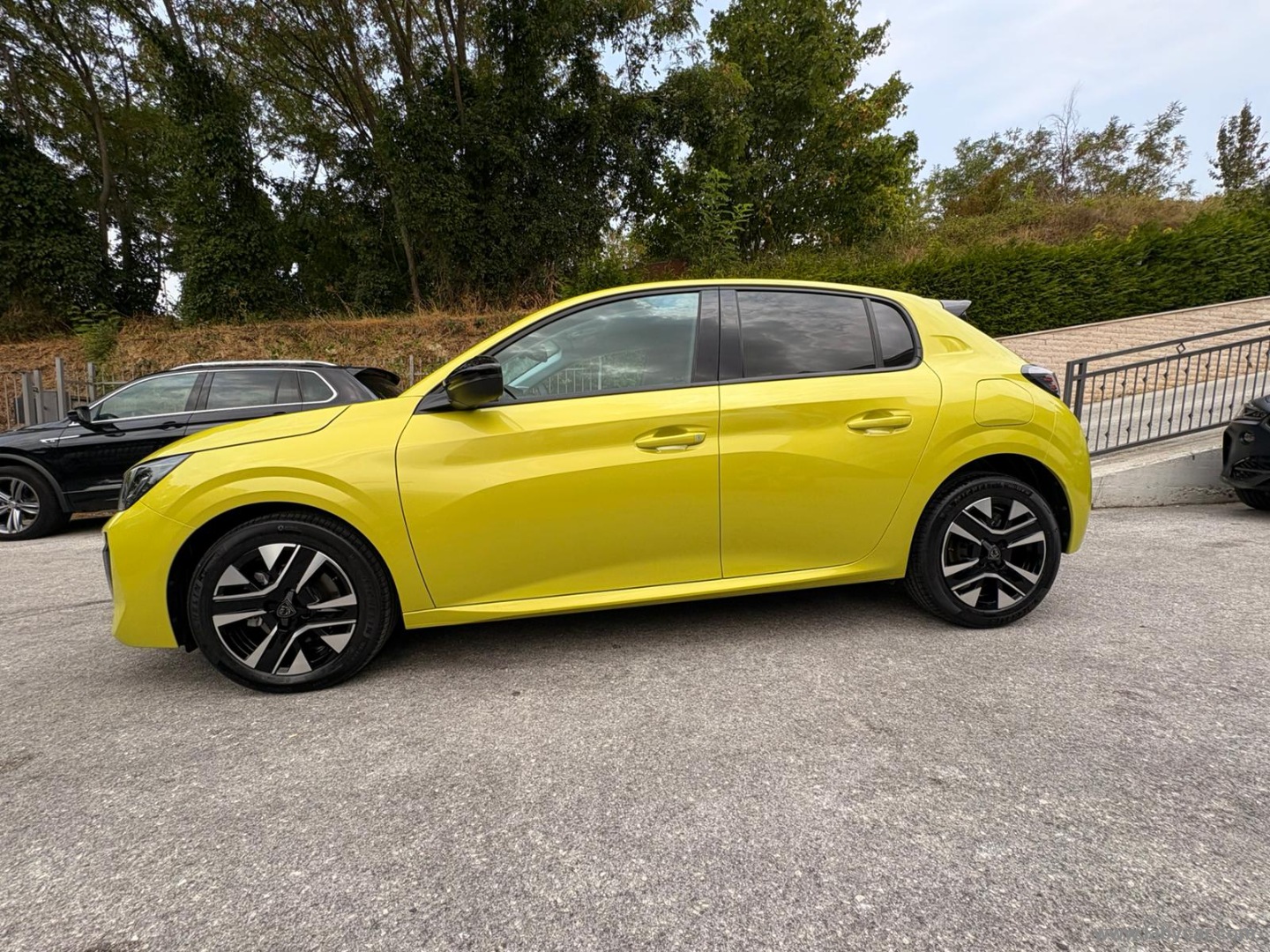 Peugeot 208 Hybrid 110 e-DCS6 Allure - Immagine 8