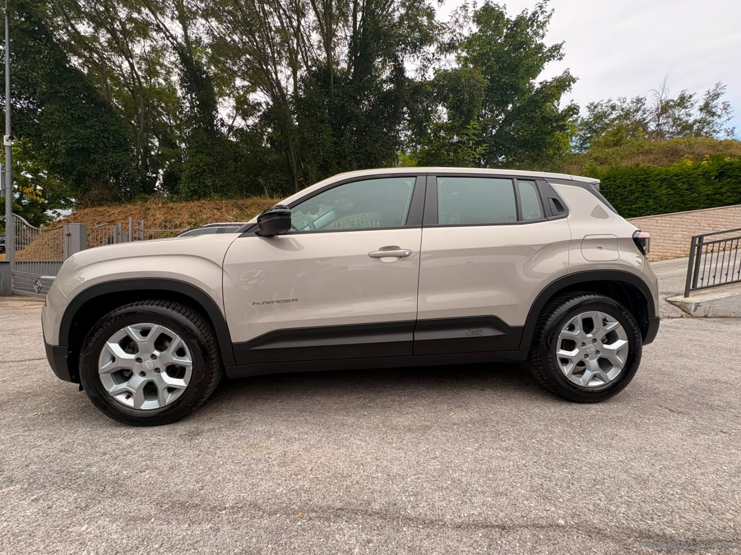 Jeep Avenger 1.2 Turbo Altitude - Immagine 8