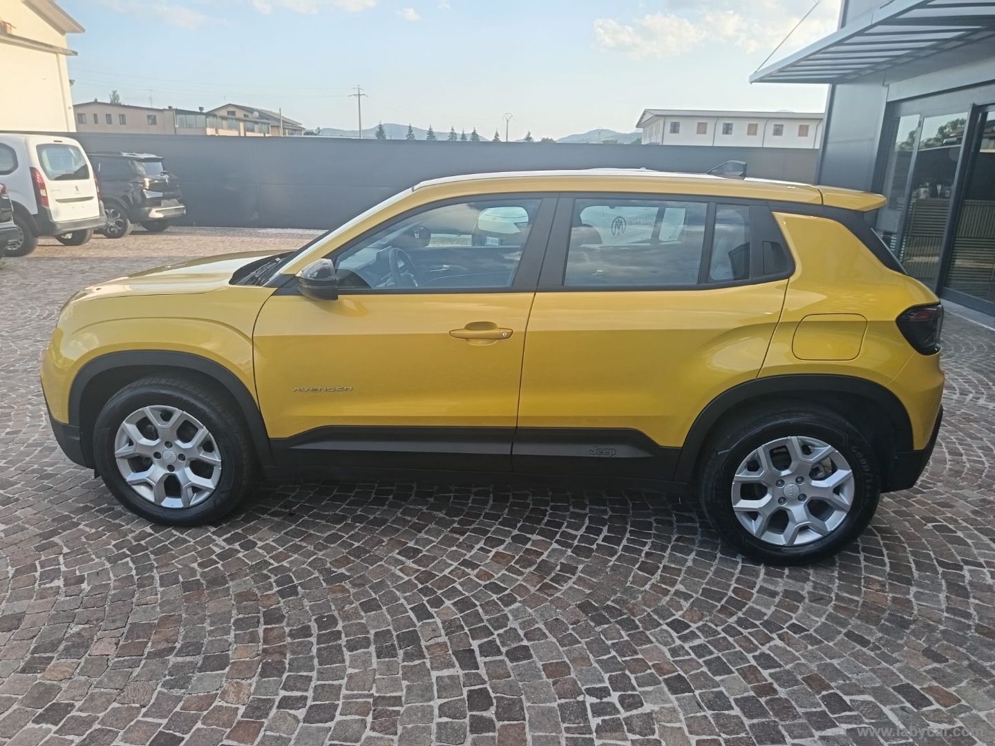 Jeep Avenger 1.2 Turbo Altitude - Immagine 8