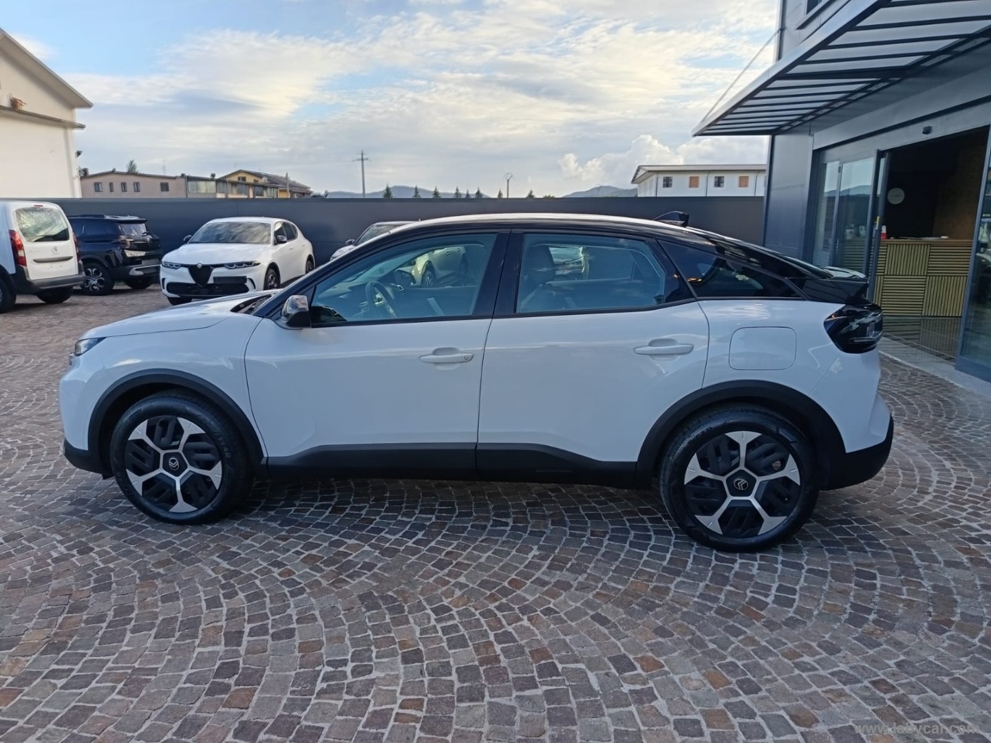 Citroën C4 Hybrid 145 e-DCS6 Plus - Immagine 8