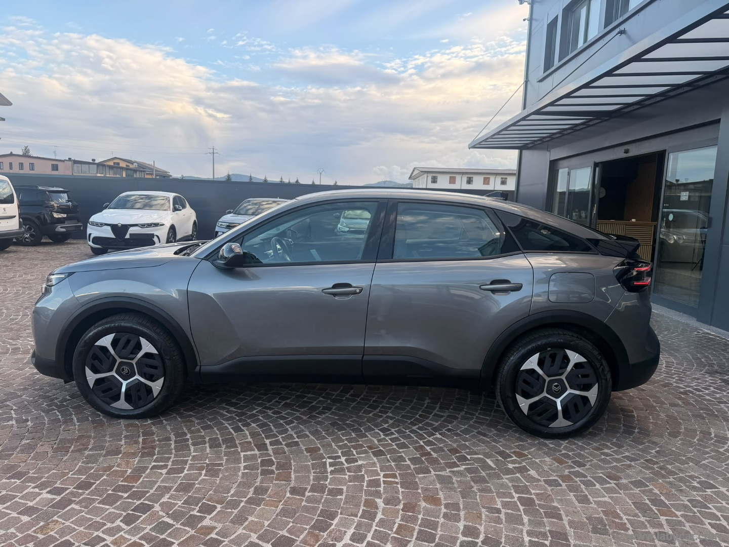 Citroën C4 Hybrid 145 e-DCS6 Plus - Immagine 8