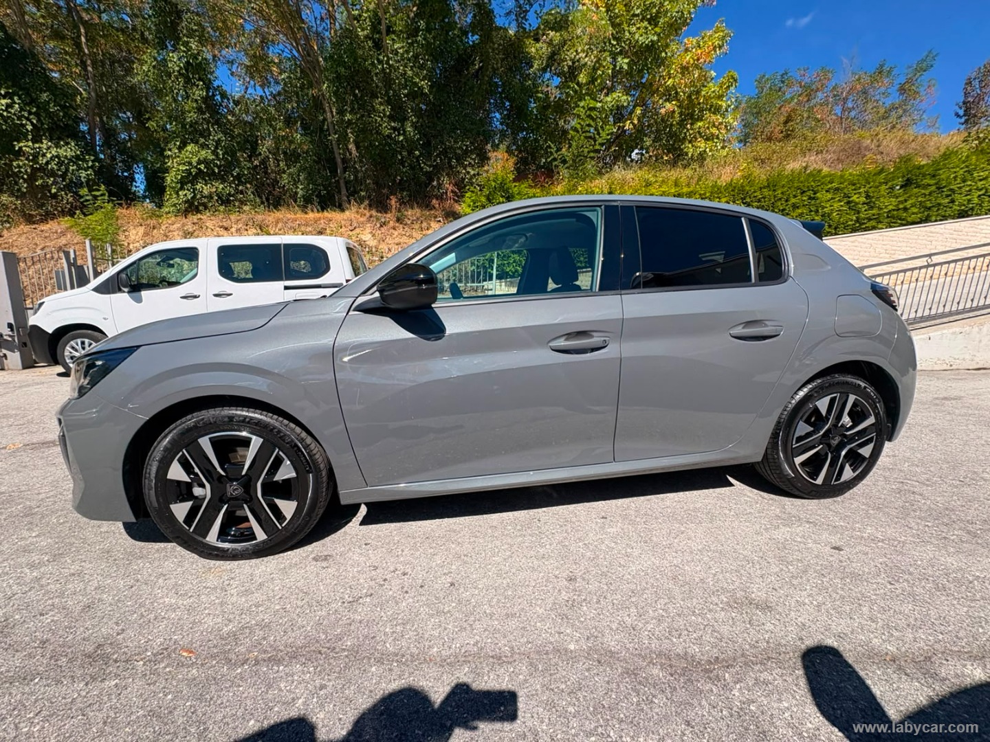 Peugeot 208 Hybrid 110 e-DCS6 Allure - Immagine 8