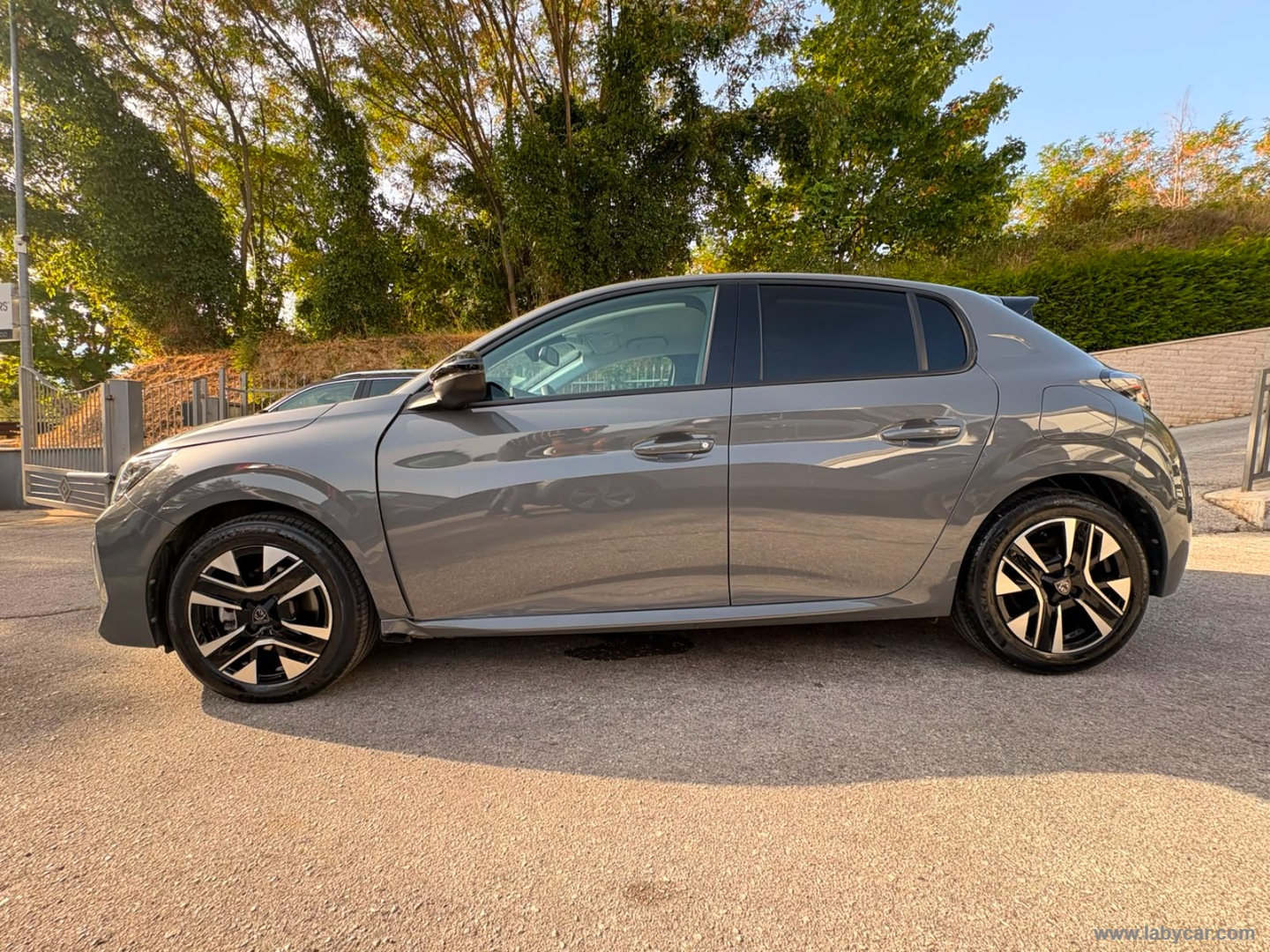 Peugeot 208 Hybrid 110 e-DCS6 Allure - Immagine 8