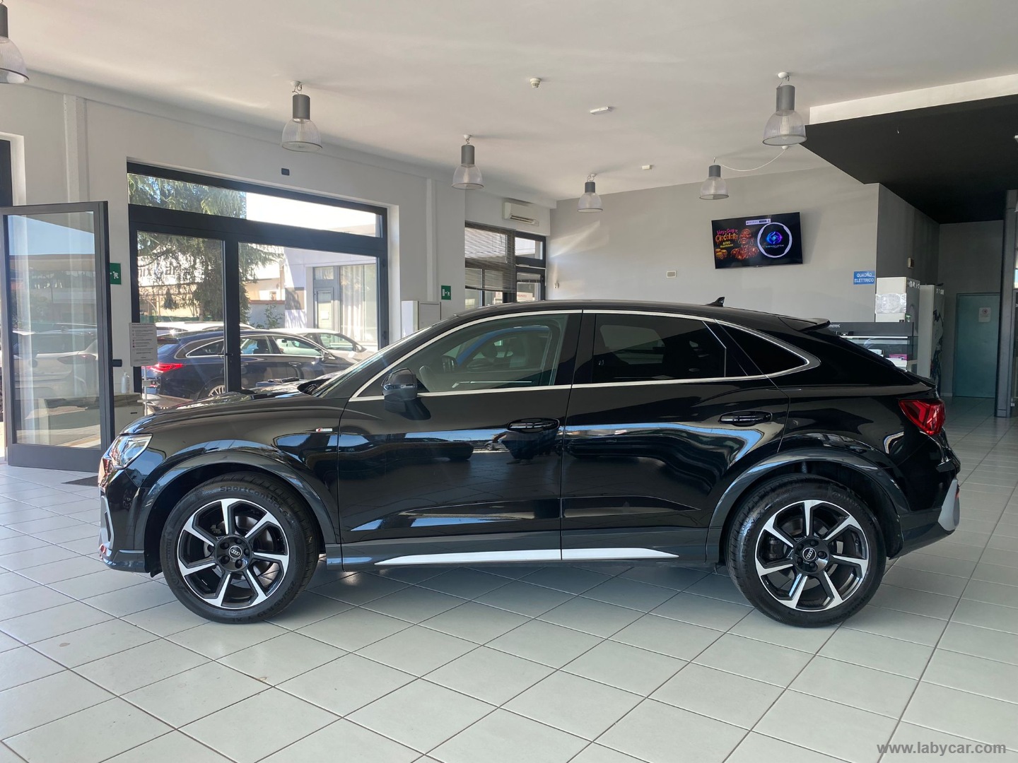 Audi Q3 SPB 35 TDI quattro S tr. S line ed. - Immagine 8