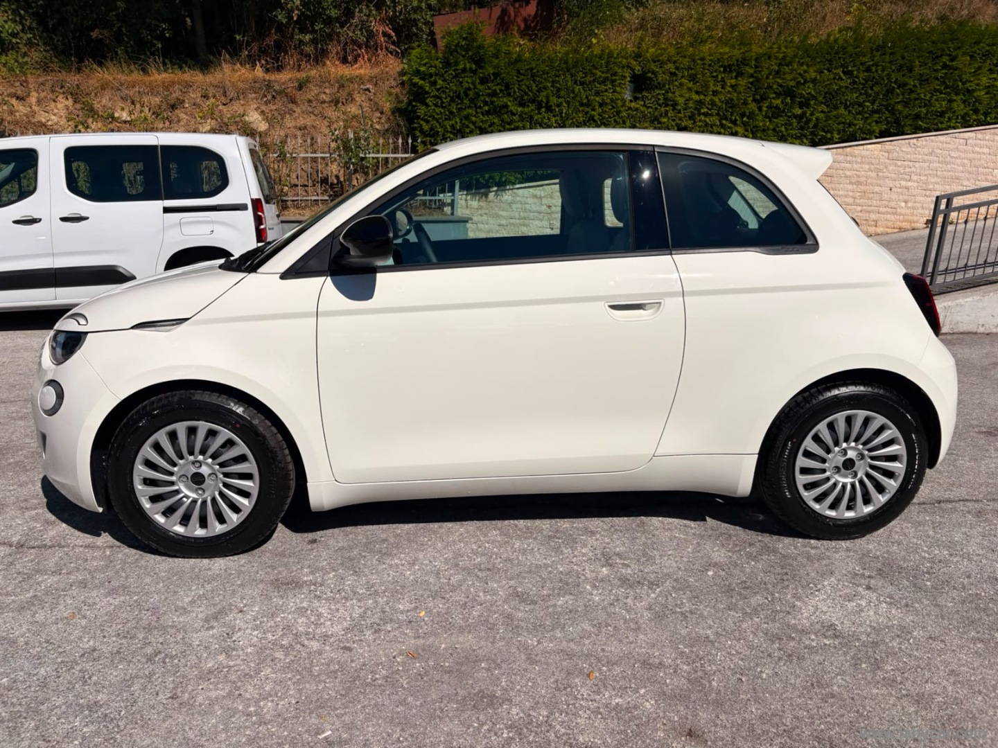 Fiat 500 Berlina Hybrid Pop - Immagine 8