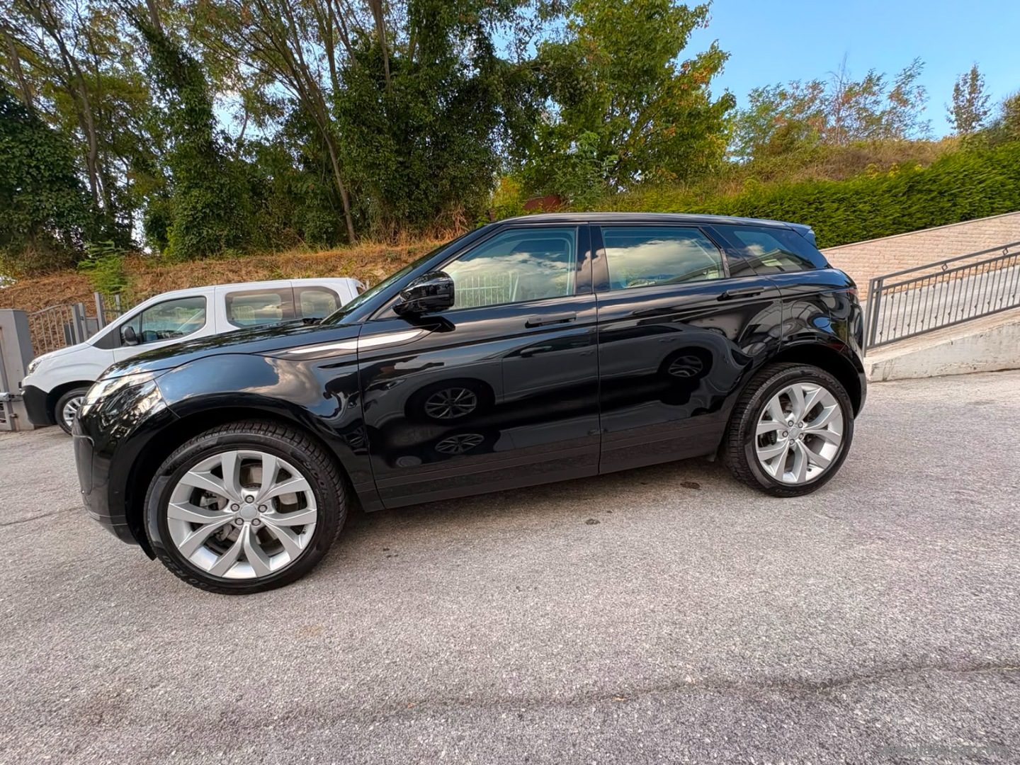 Land Rover Range Rover Evoque RR Evoque 1.5 PHEV 300 CV AWD Auto SE - Immagine 8