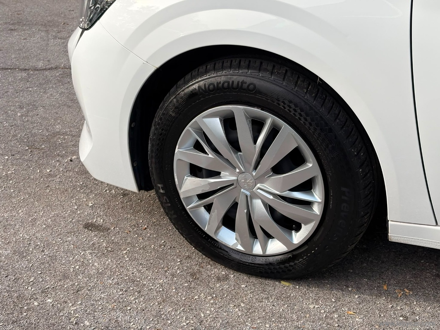 Peugeot 208 BlueHDi 100 S&S 5p. Active - Immagine 8