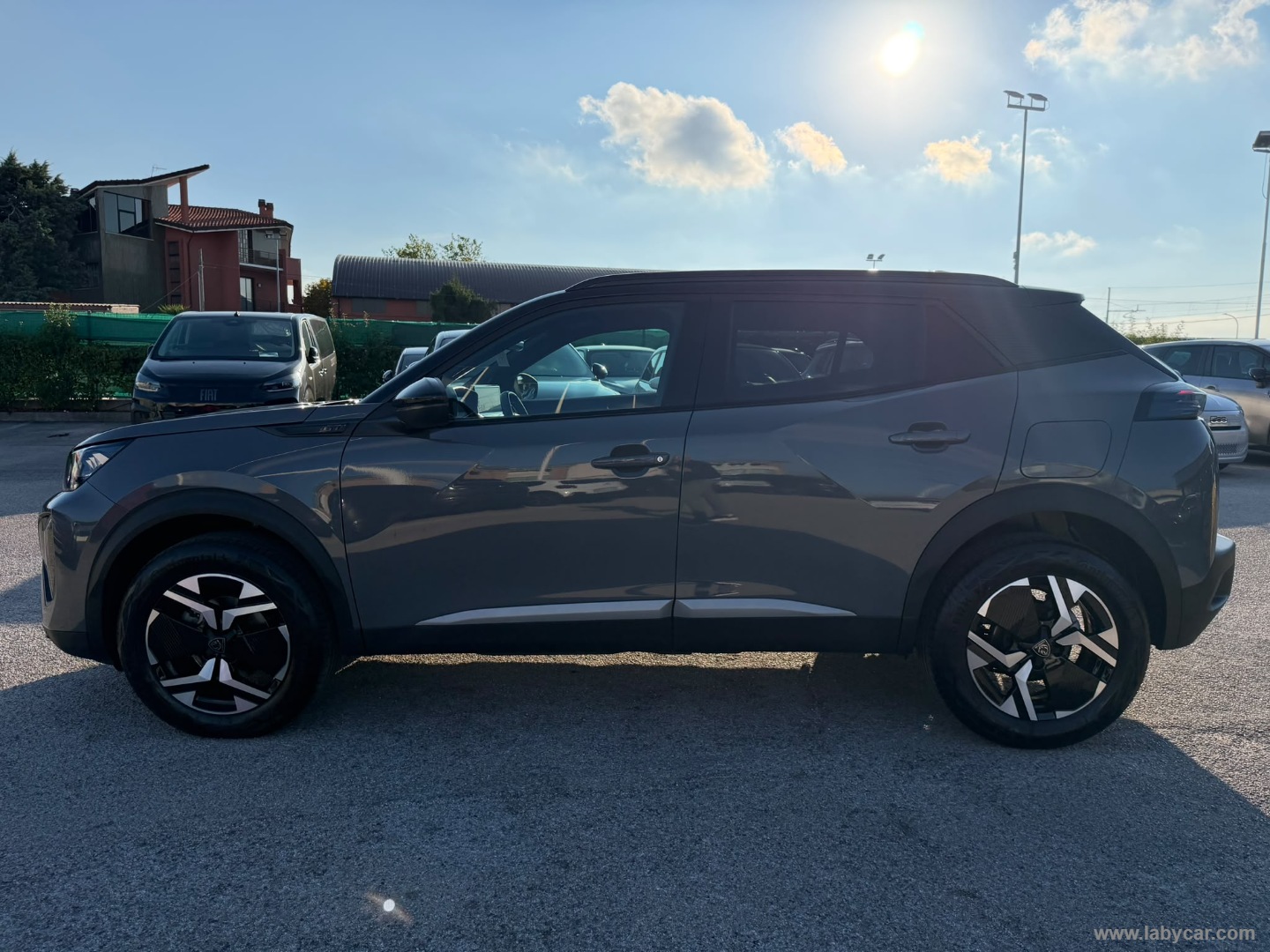 Peugeot 2008 PureTech 130 S&S EAT8 GT - Immagine 8