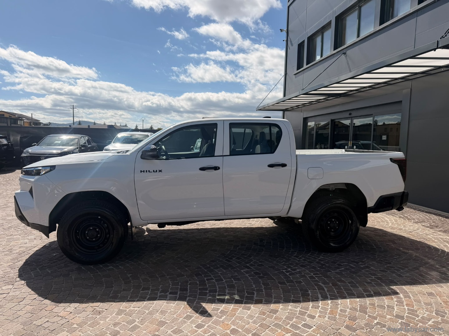 Toyota Hilux 2.8 D-4D 48V A/T 4WD DC Hilux - Immagine 8