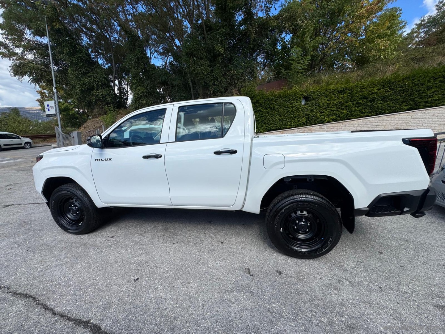 Toyota Hilux 2.8 D-4D 48V A/T 4WD DC Hilux - Immagine 8