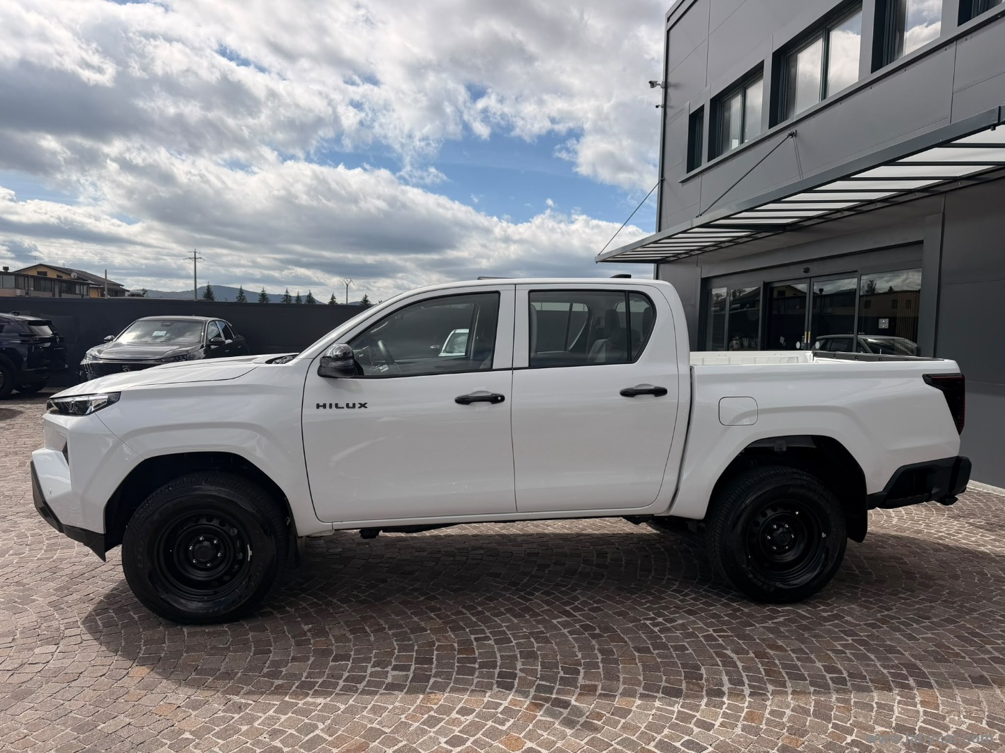 Toyota Hilux 2.8 D-4D 48V A/T 4WD DC Hilux - Immagine 8