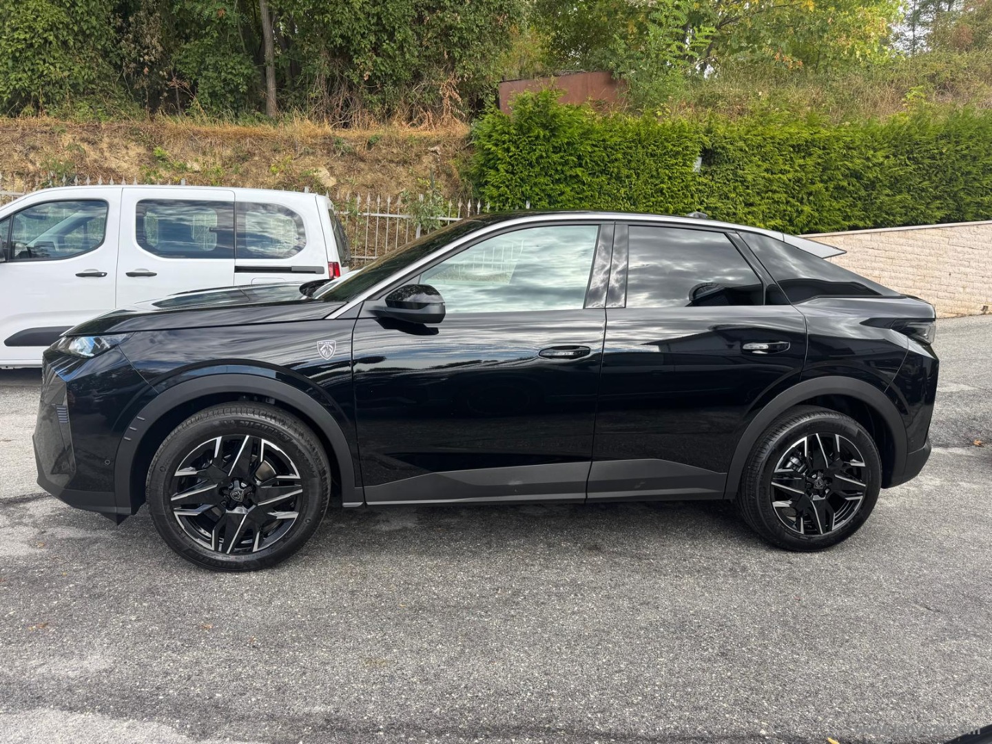 Peugeot 3008 Hybrid 145 e-DCS6 GT - Immagine 8