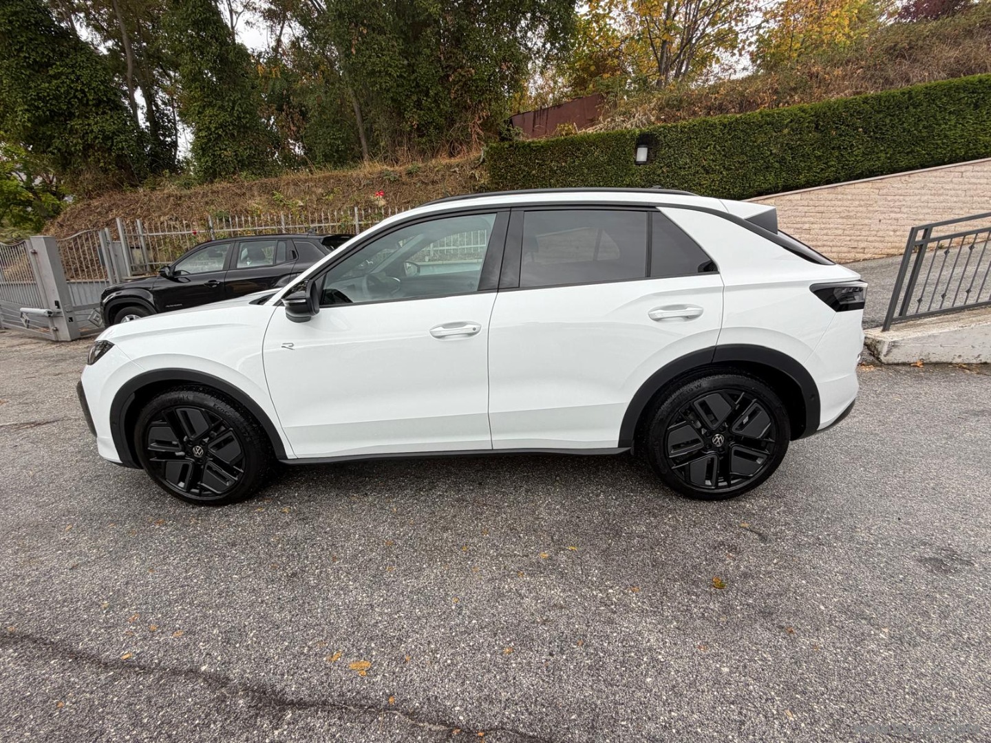 Volkswagen T-Roc 1.5 eTSI ACT 150 CV DSG R-Line - Immagine 8