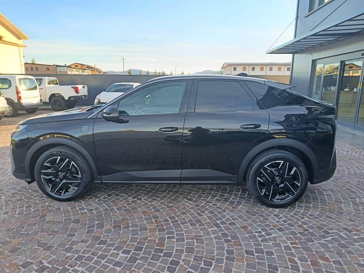 Peugeot 3008 Hybrid 145 e-DCS6 GT - Immagine 8
