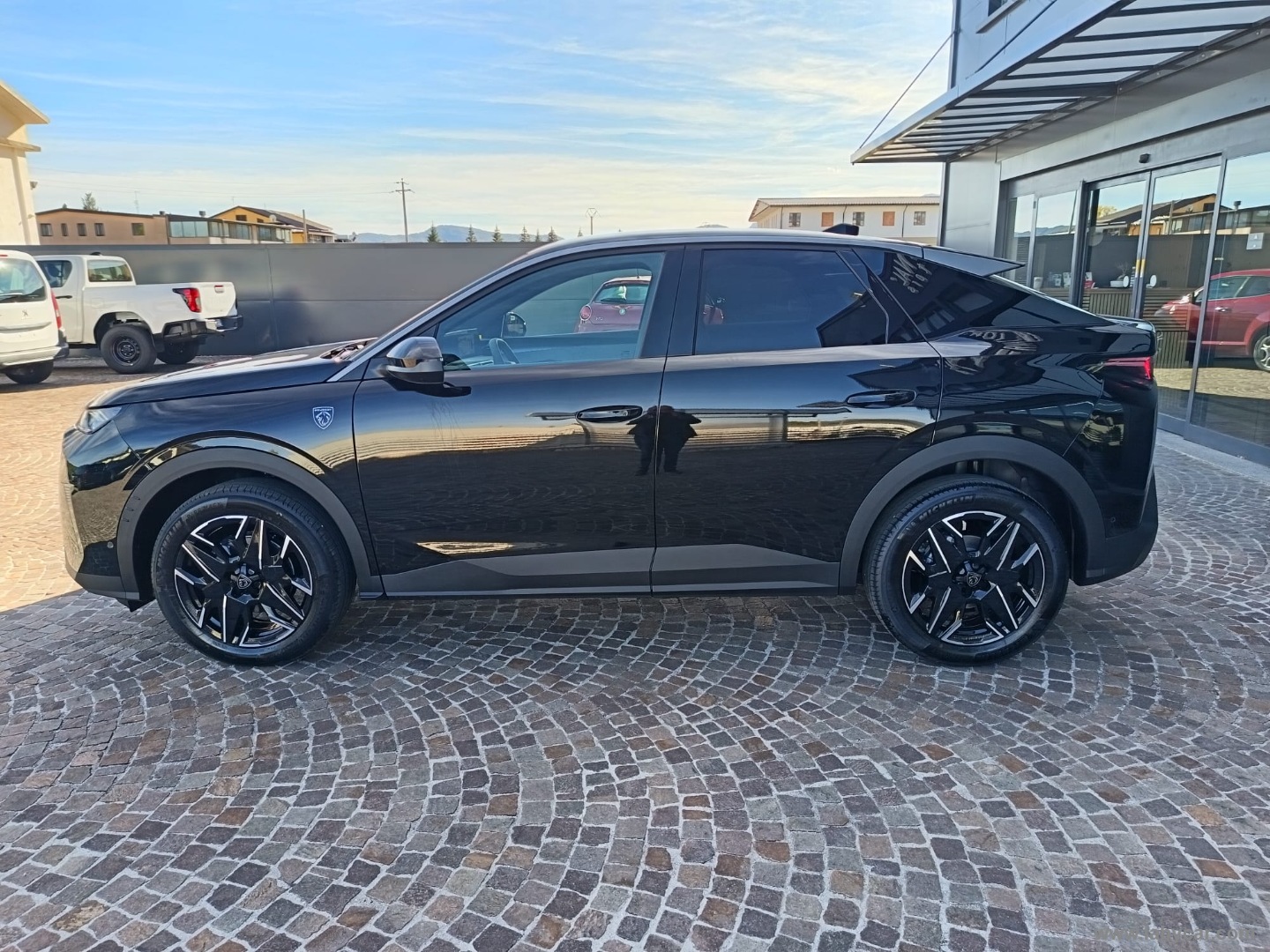 Peugeot 3008 Hybrid 145 e-DCS6 GT - Immagine 8