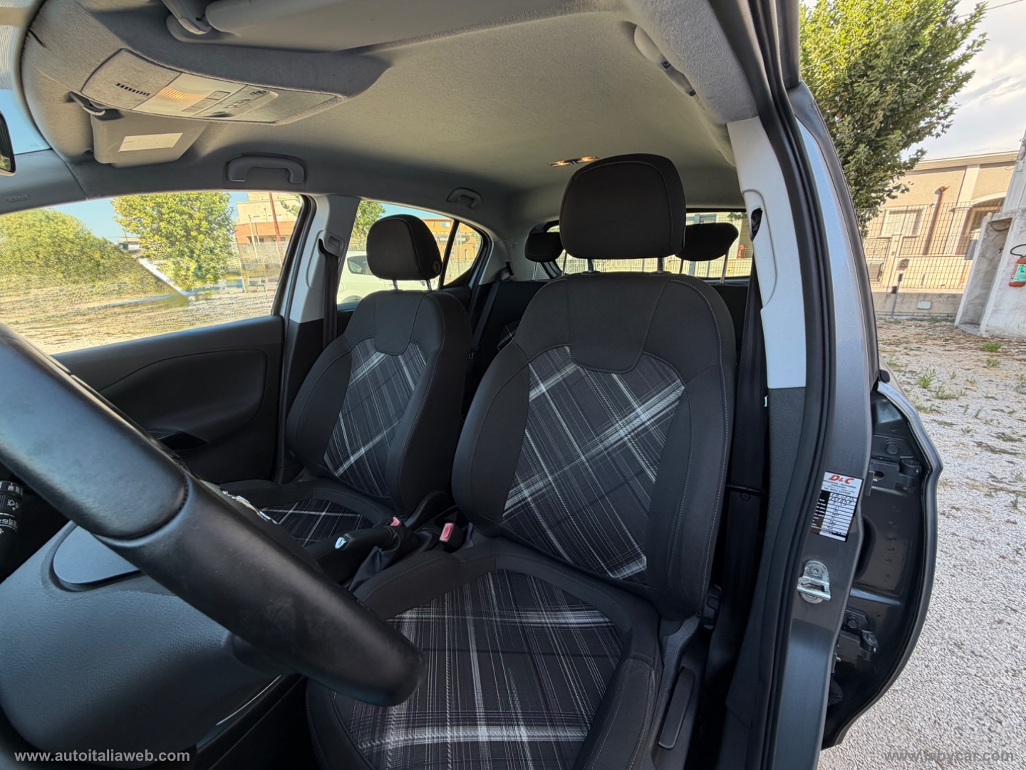 Corsa 1.4 90 CV GPL Tech 5p. n-Joy - immagine 8