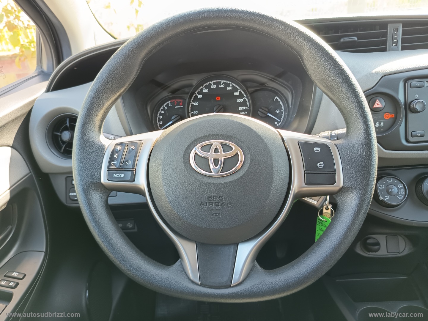 Yaris 1.0 72 CV 5p. Cool SOLO 29.000 KM - immagine 8