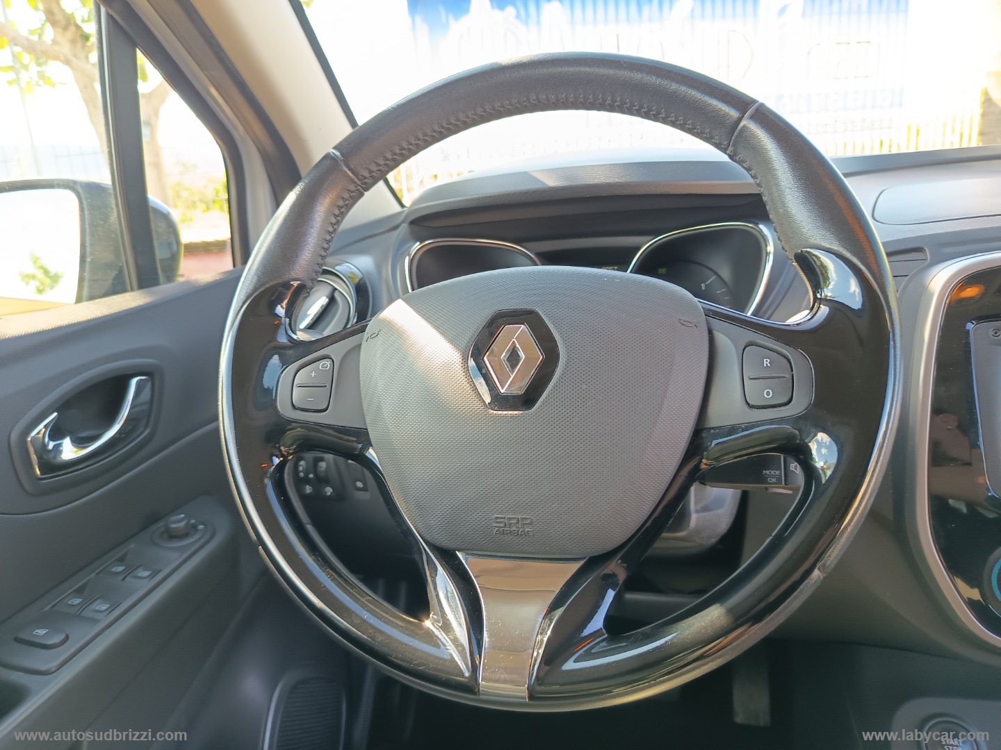 Captur 1.5 dCi 8V 90 CV S&S Live NAVI - immagine 8