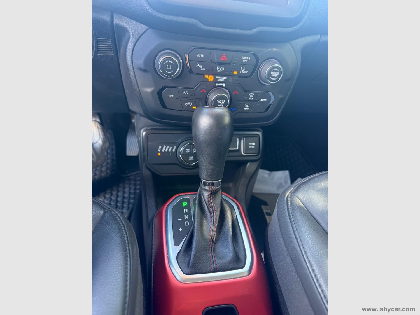 Renegade 2.0 Mjt 170CV 4WD Tr.hawk - immagine 8