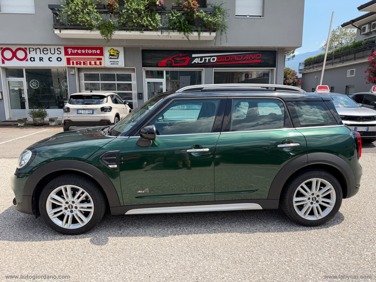 Mini Cooper Business Countryman Aut. 4X4 - immagine 8