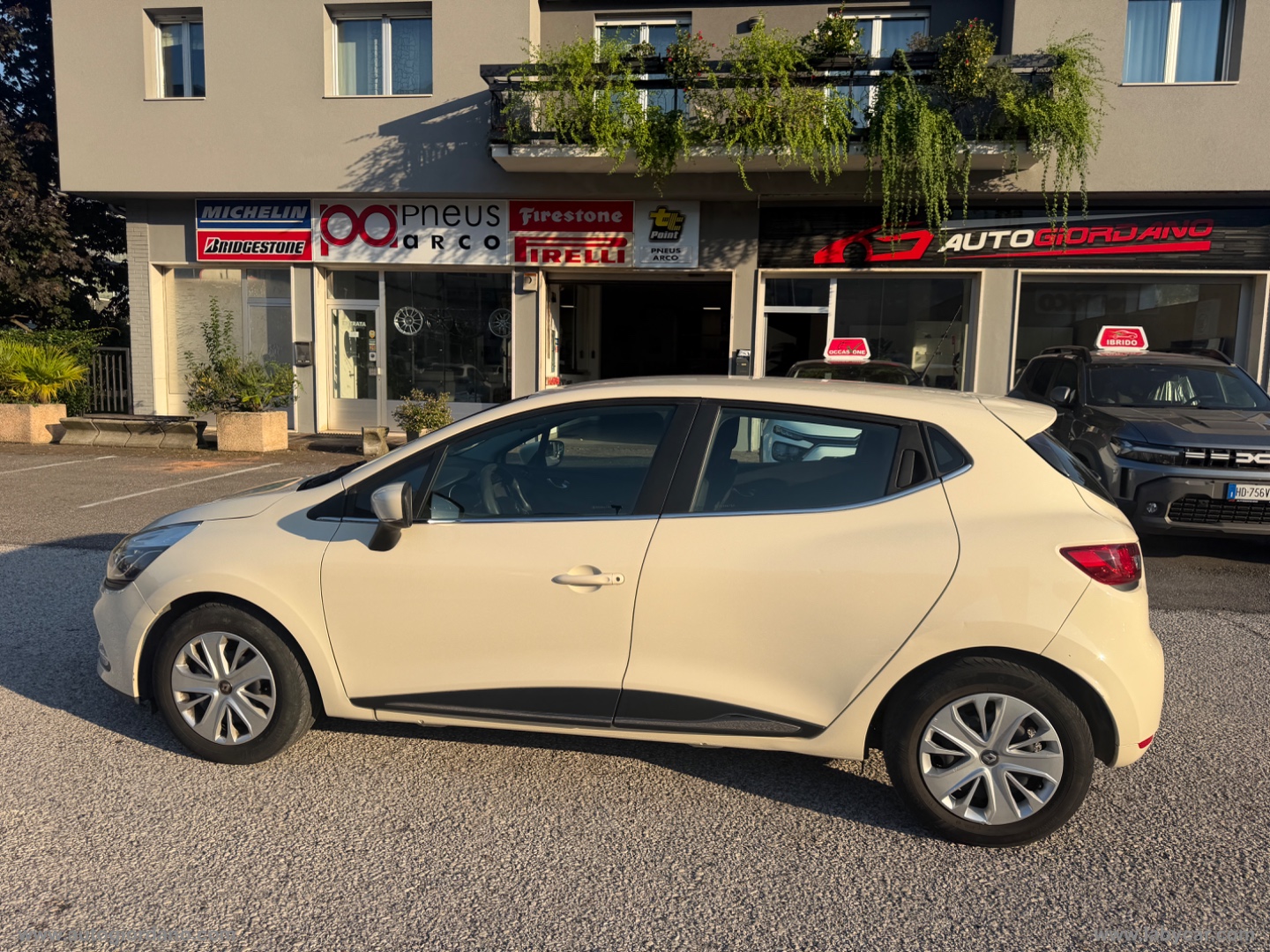 Clio 1.2 75 CV 5p. Life - immagine 8