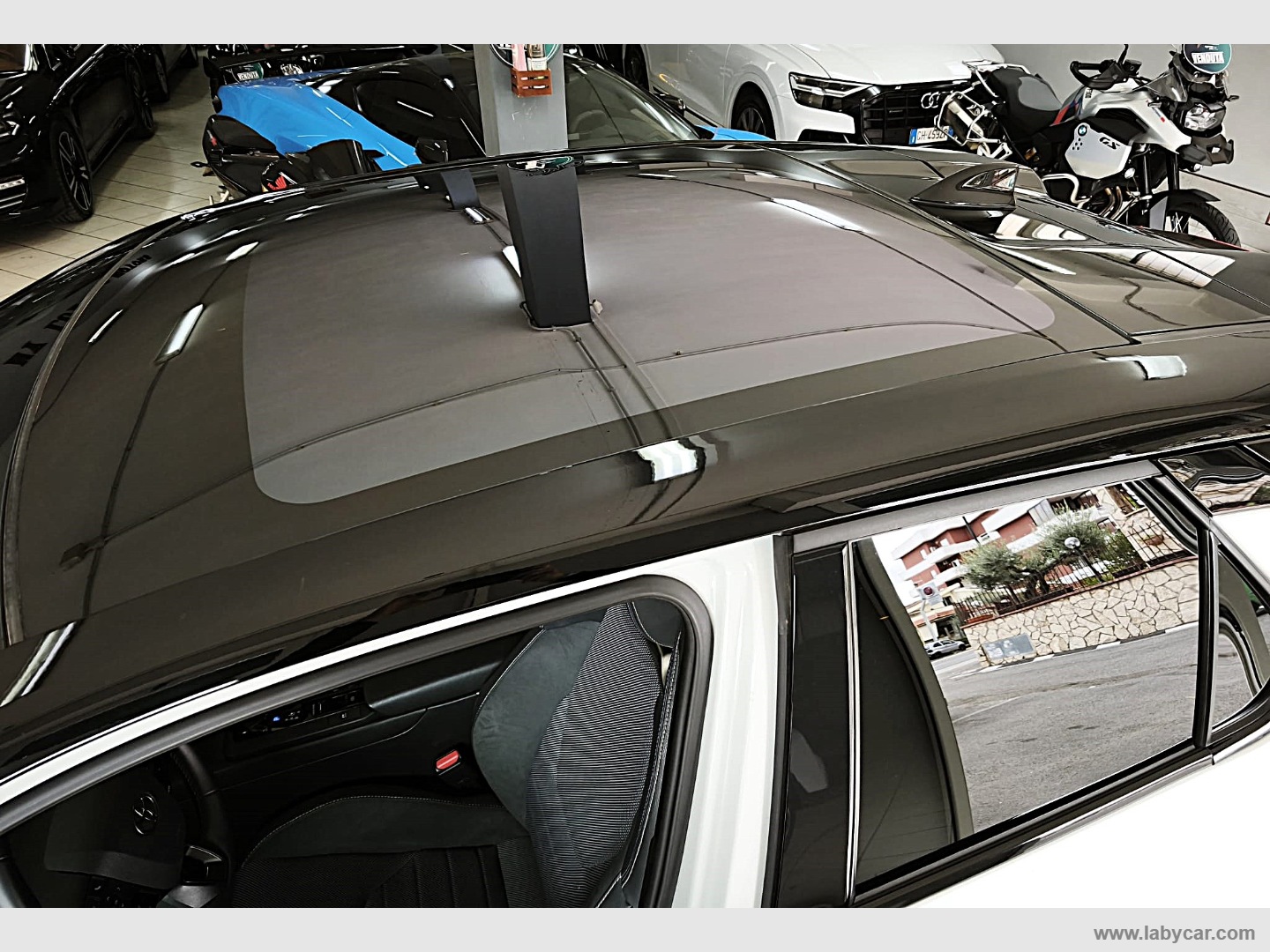 C-HR 1.8 Hybrid E-CVT Lounge 25.000KM*FULL - immagine 8
