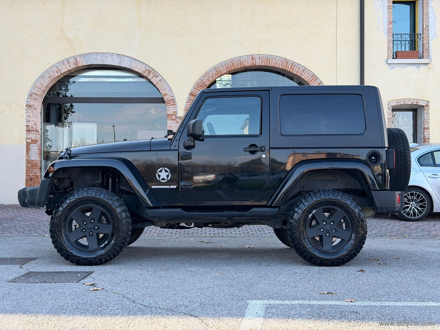 Wrangler 2.8 CRD Sahara Auto 4X4–MOTORE NUOVO - immagine 8
