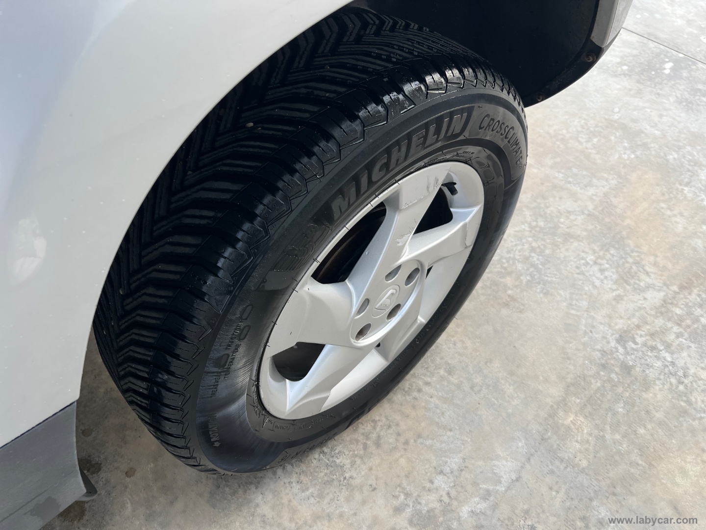 Duster 1.6 110 CV 4x2 GPL Lauréate - immagine 8