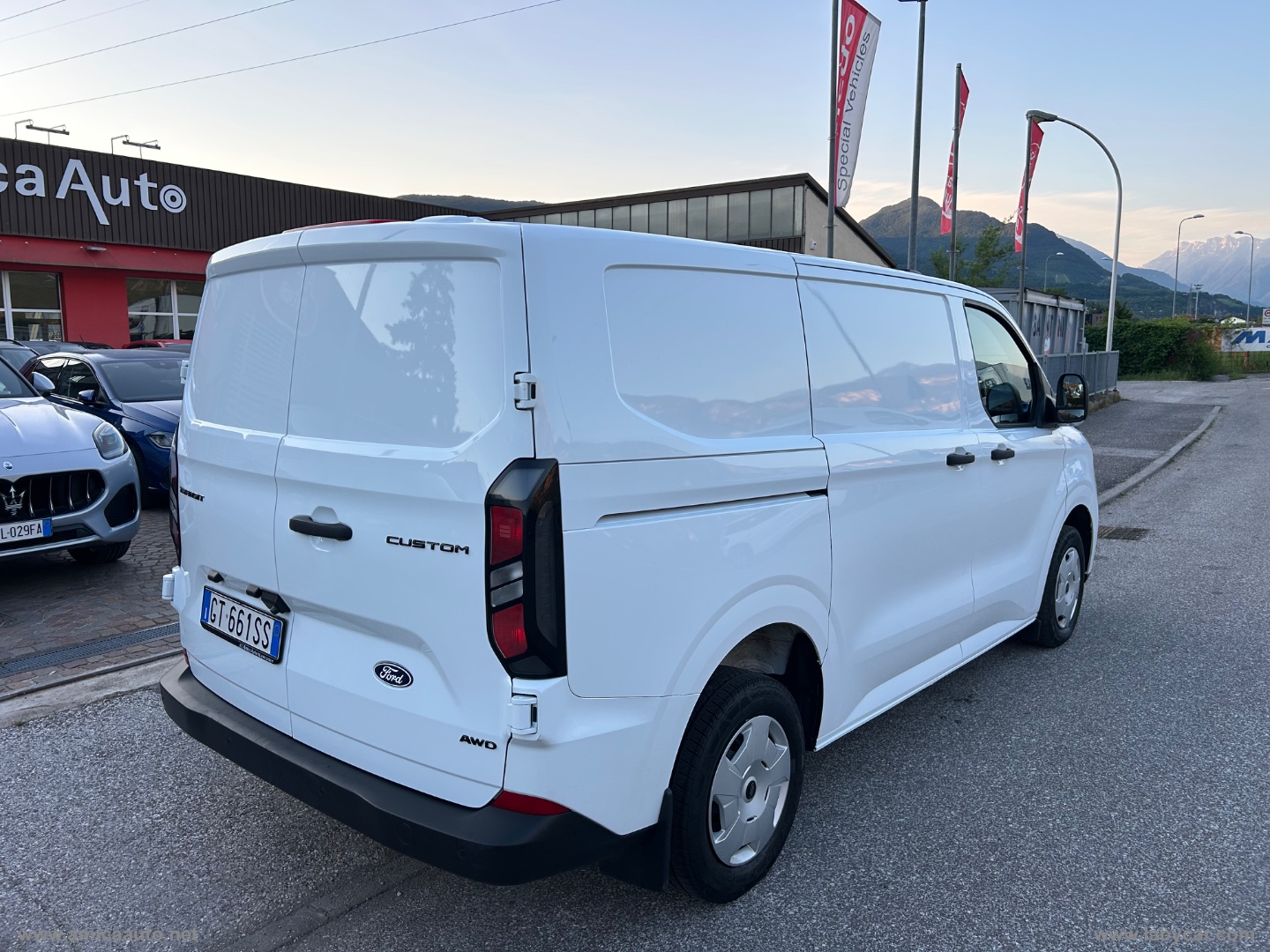 Transit Custom 320 2.0 EcoBlue 136cv AT8 AWD PC F.Trend 4X4 POCHI KM - immagine 8