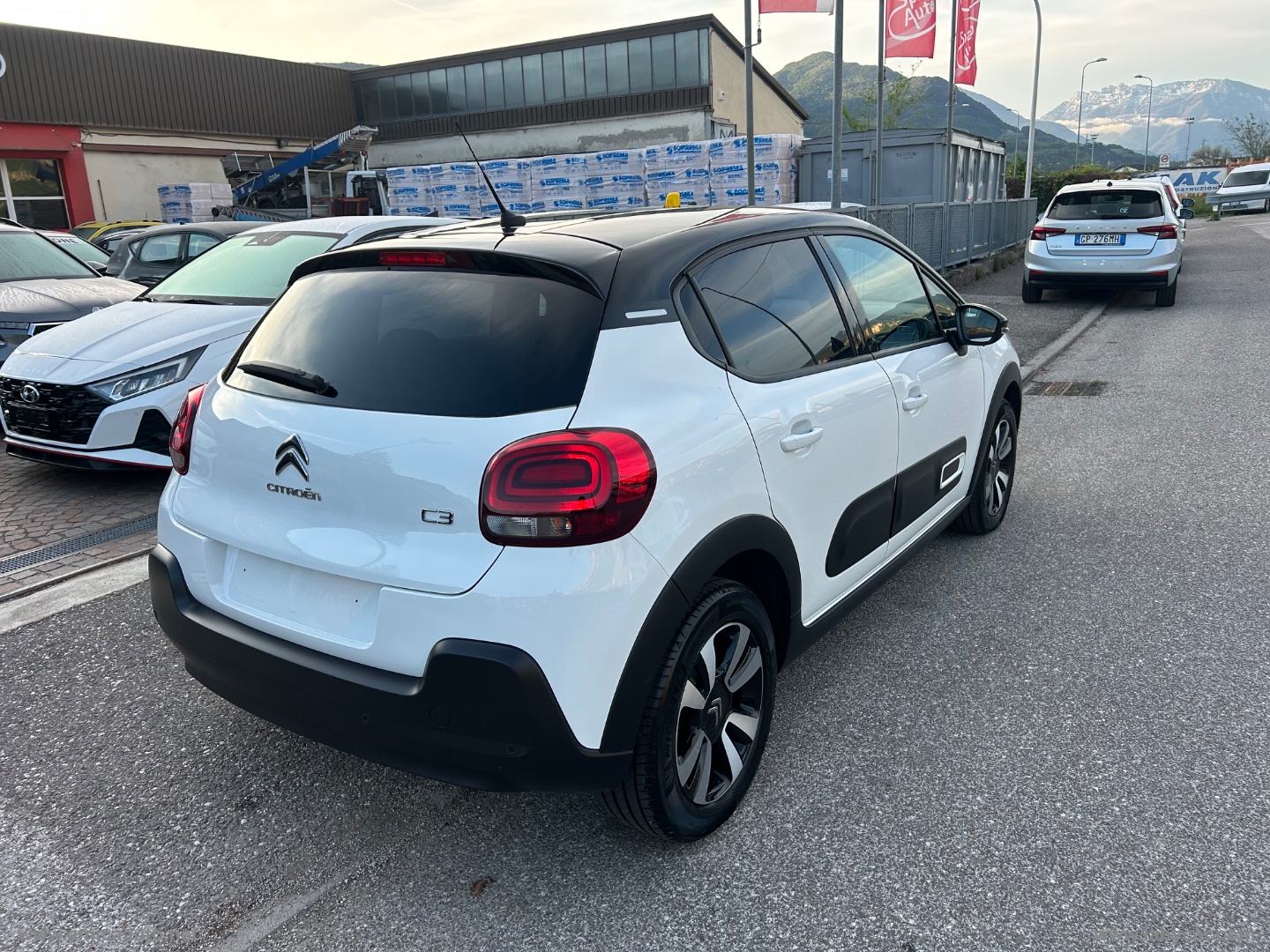 C3 PureTech 83 S&S Shine VERNICE BICOLORE - BIANCO/TETTO NERO - immagine 8
