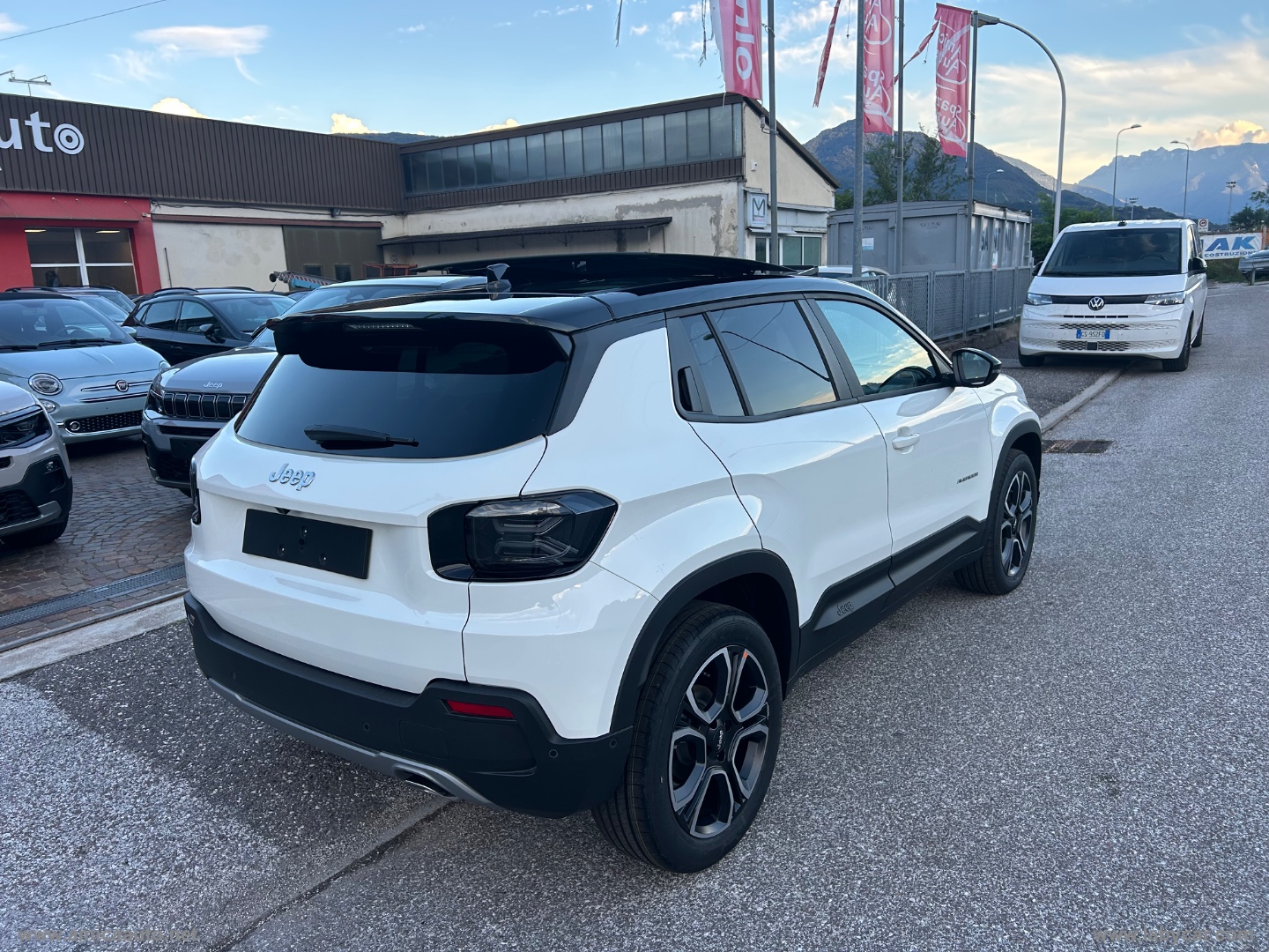 Avenger 1.2 Turbo 110CV e-Hybr. Summit VERNICE BICOLORE BIANCO/TETTO NERO - immagine 8