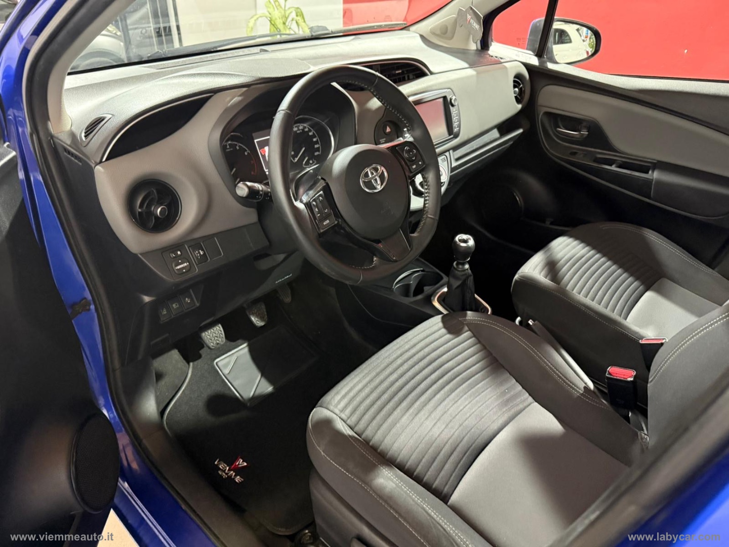 Yaris 1.5 5p. Lounge - immagine 8