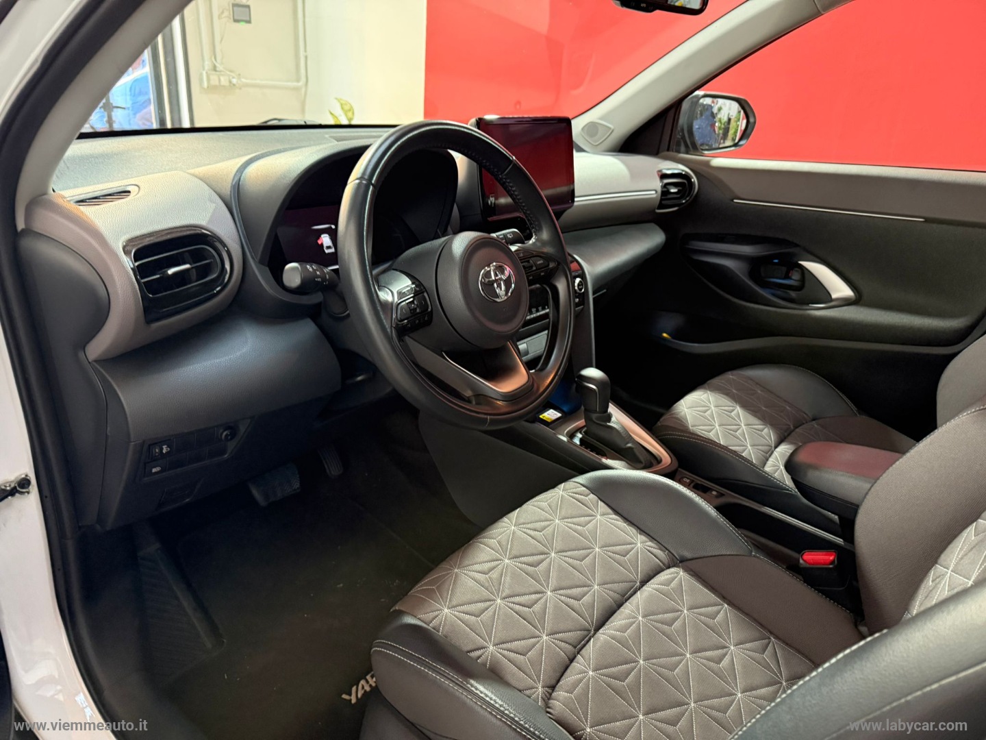 Yaris Cross 1.5 Hybrid 5p. E-CVT Prem. - immagine 8